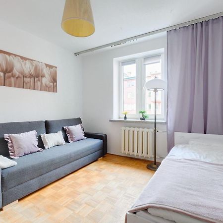 Spacious Apartment In Green Location Варшава Экстерьер фото