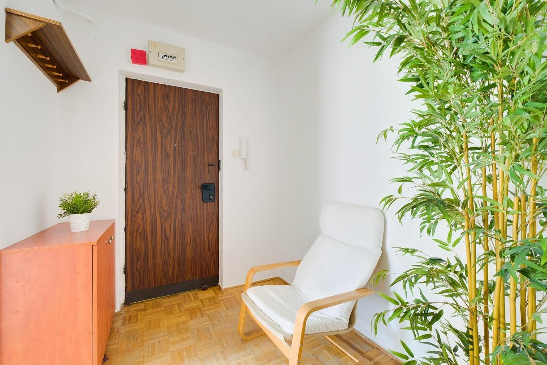 Spacious Apartment In Green Location Варшава Экстерьер фото