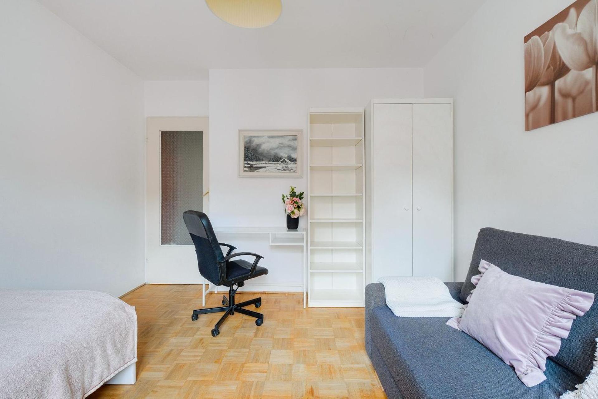 Spacious Apartment In Green Location Варшава Экстерьер фото